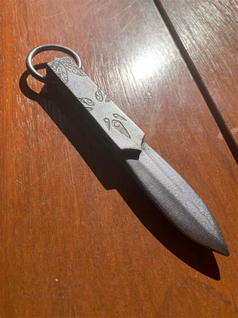 assassin's creed mirage throwing knife.